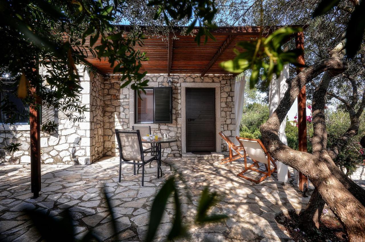Nereidi Pool Villas Porto Ozias Phòng bức ảnh